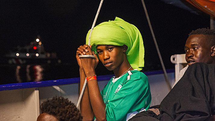 Telediario 1 - Los migrantes del Lifeline siguen a la espera de puerto