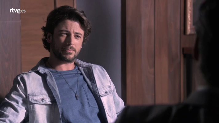 Servir y proteger - Íker pone nervioso a Somoza