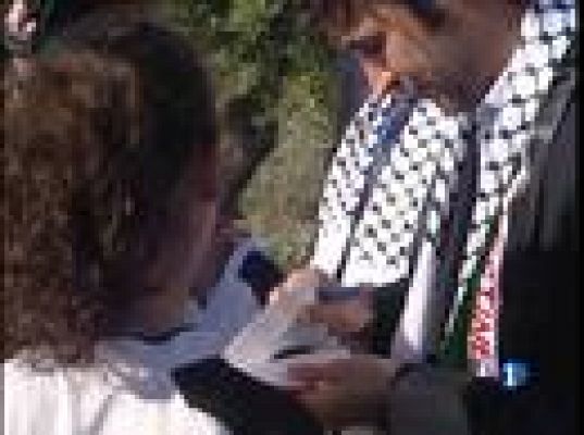  - Boluda planta un olivo