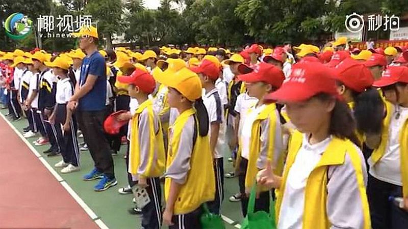 China lleva a los niños a visitar a los condendos a muerte con "fines educativos"