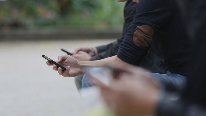 La noche temática - Adictos a las pantallas