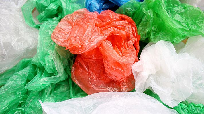Las bolsas de plástico más ligeras dejan de ser gratuitas