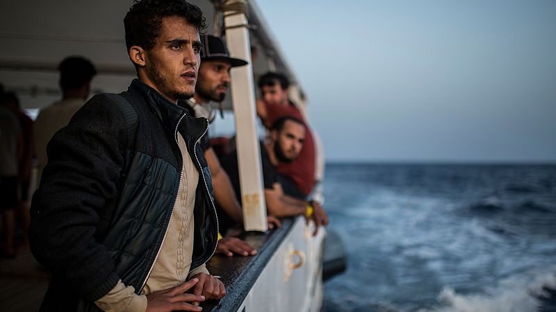 En el puerto de Barcelona siguen los preparativos para recibir este miércoles a los 60 migrantes que viajan a bordo del barco Open Arms, después de haber sido rescatados frente a las costas de Libia.... Una residencia para deportistas será el nuevo h