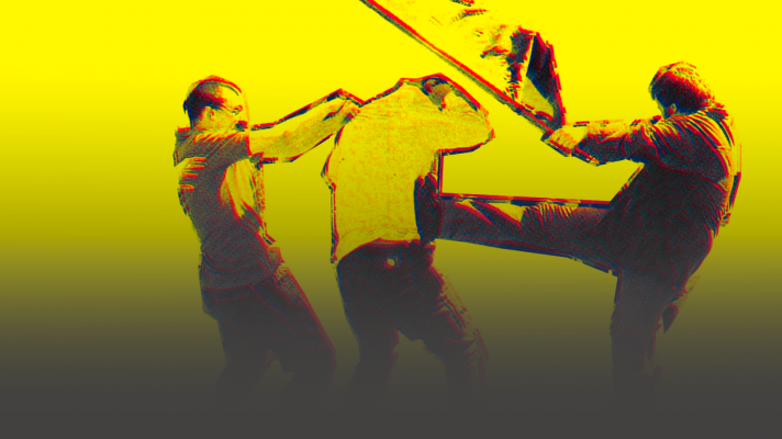 Nosotrxs somos - "Rehabilitar" homosexuales cosiendo balones de fútbol