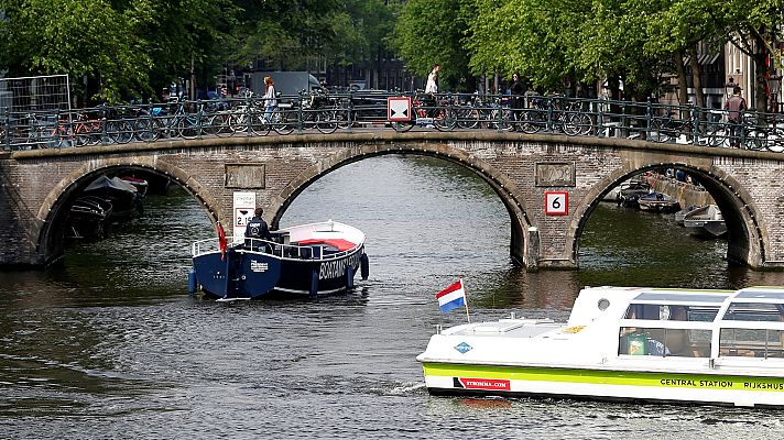 Telediario 1 - Los increíbles objetos que acabaron en el fondo del río en Amsterdam