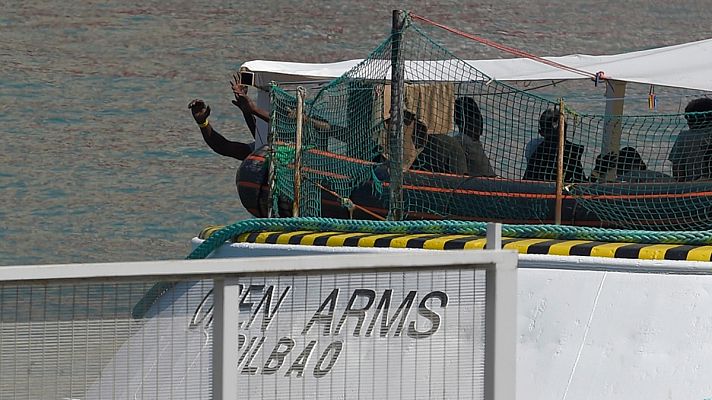 Llega al puerto de Barcelona el Open Arms con 60 migrantes a bordo