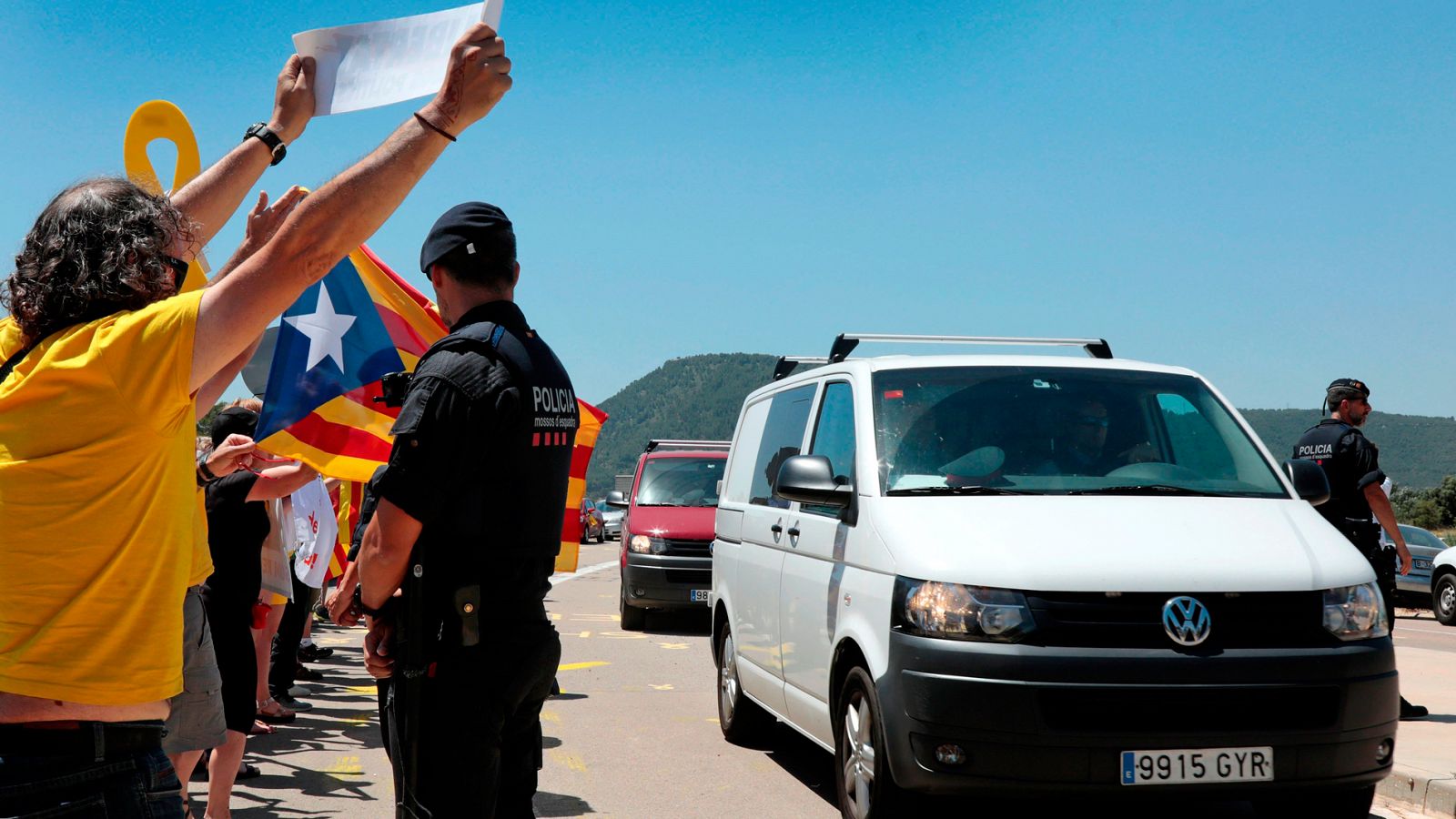 Los presos independentistas ya están en cárceles catalanas y reciben el apoyo del Govern