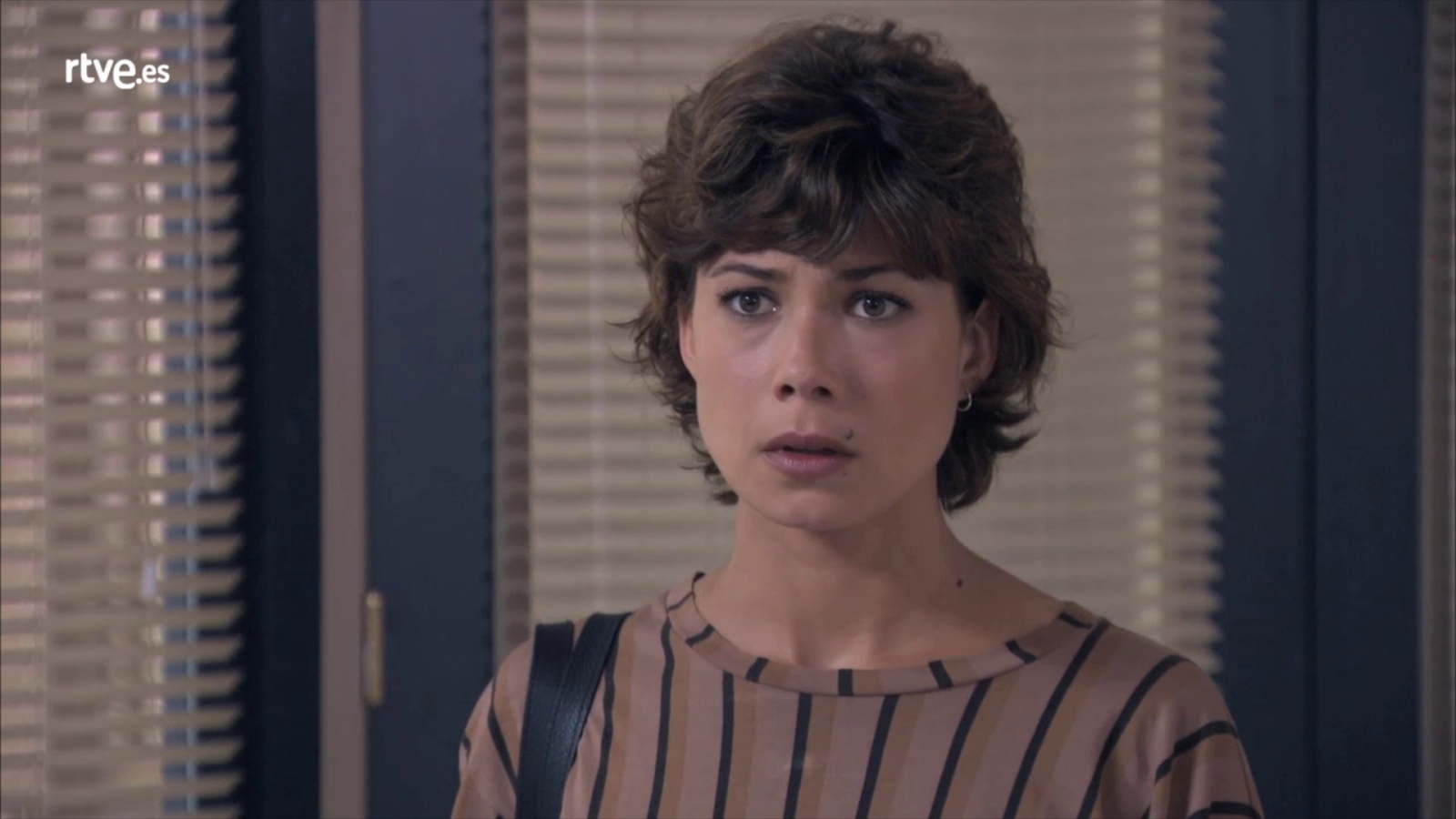 Servir y proteger - Miralles habla con Alicia sobre Julio