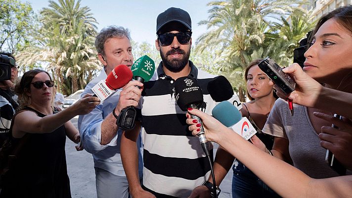 El guardia civil de La Manada queda en libertad hasta que se emita el auto