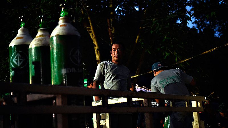 Carrera contra el reloj en Tailandia para rescatar a los niños y al entrenador atrapados en una cueva