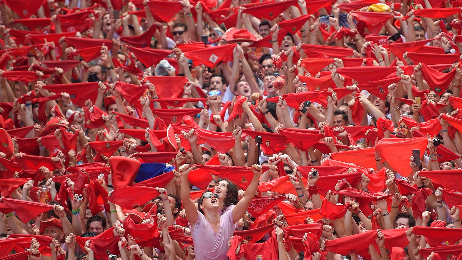 El chupinazo da inicio a las fiestas de San Fermín 2018