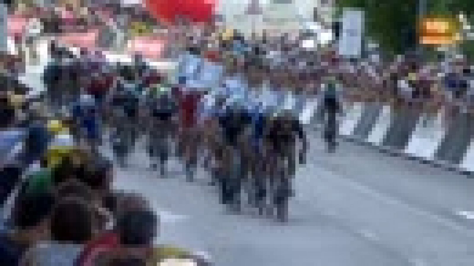 El colombiano Fernando Gaviria (Quick Step) es el primer líder del Tour de Francia al imponerse al esprint en la etapa inaugural de la 105 edición disputada entre Noirmoutier-En-L'Île y Fontenay-Le-Comte, de 201 kilómetros. Gaviria, de 23 años y debu