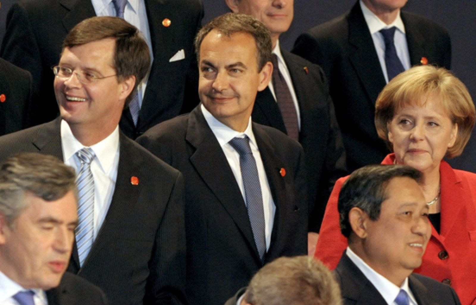 Gordon Brown ha pedido a Rodríguez Zapatero que trate de facilitar el acuerdo | Ver