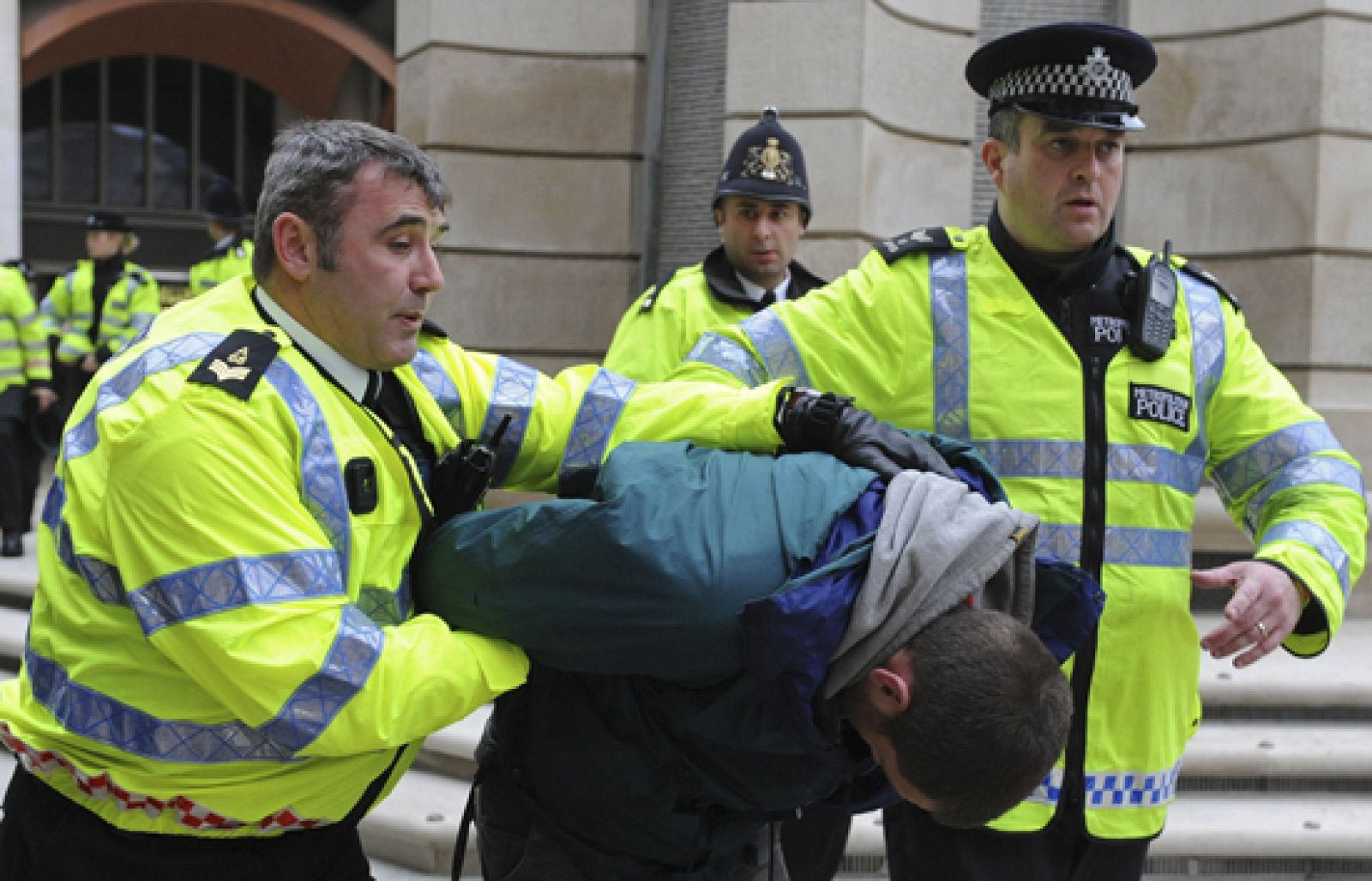 Londres es el centro de numerosas protestas de los grupos anti-sistema | Ver