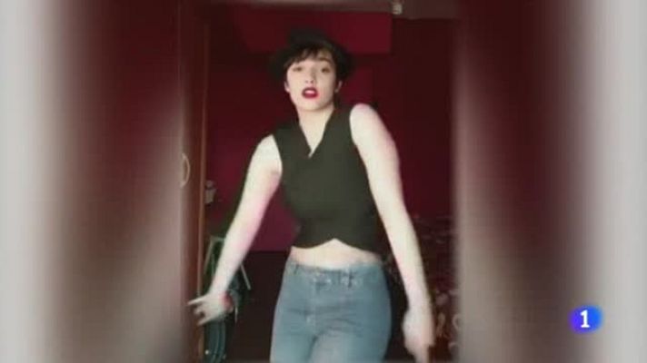 Telediario 1 - Detenida una joven iraní por colgar vídeos bailando