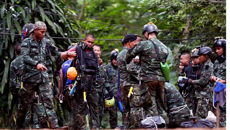 Nueva jornada de trabajo en la cueva tailandesa para rescatar a las cinco personas que permanecen atrapadas