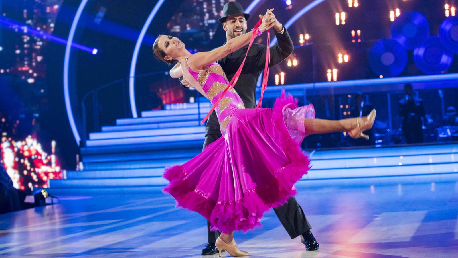 Bailando con las estrellas - Amelia y Rubén Rodríguez bailan "New York, New York"