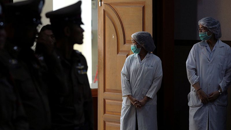 Los doce niños y el monitor rescatados en la cueva de Tailandia se recuperan en el hospital