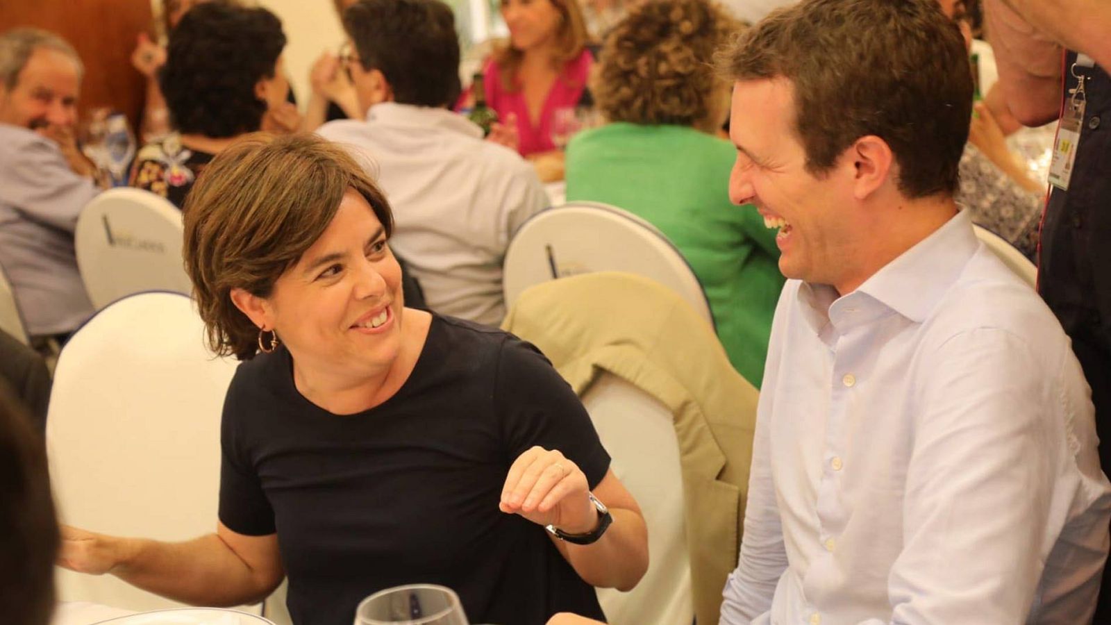Casado y Santamaría coinciden en una cena en plena batalla por el liderazgo del PP - Los desayunos | Ver