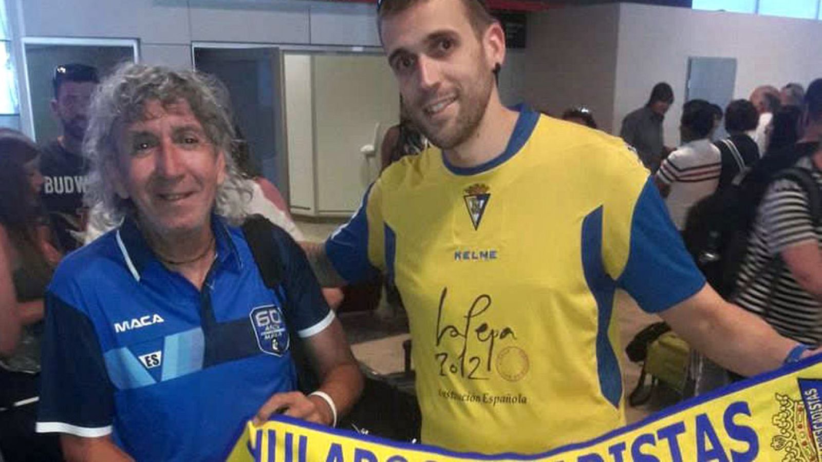 17 años después, el 'Mágico' regresa a Cádiz. Viene para disputar un partido que enfrentará a los veteranos del Cádiz CF con el Pachines, equipo compuesto por amigos del jugador salvadoreño.
