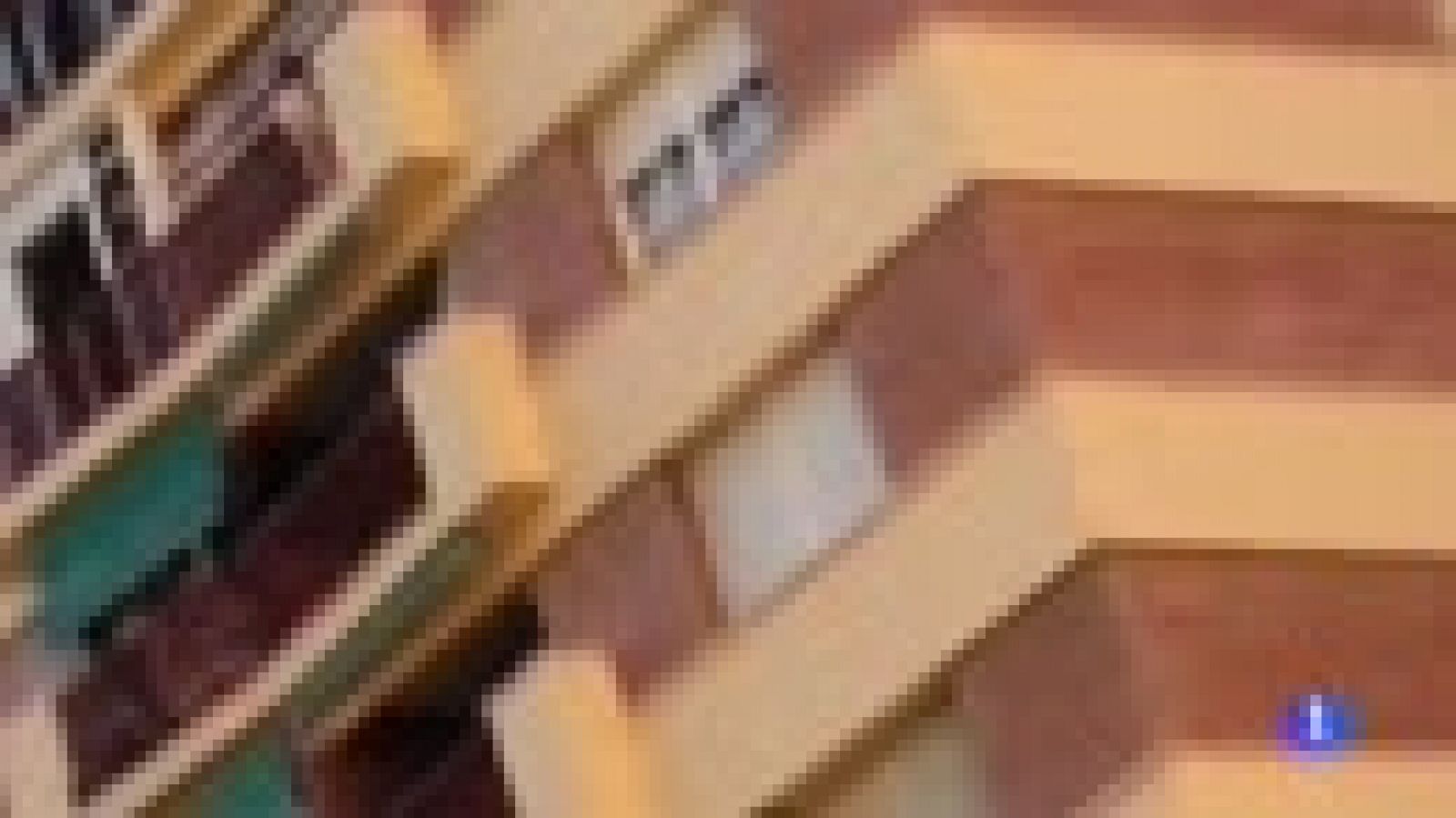 Rescatan a una niña de 5 años colgada del balcón de un octavo piso en Málaga