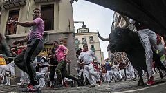 Sanfermines | Los fotógrafos buscan la mejor perspectiva de San Fermín
