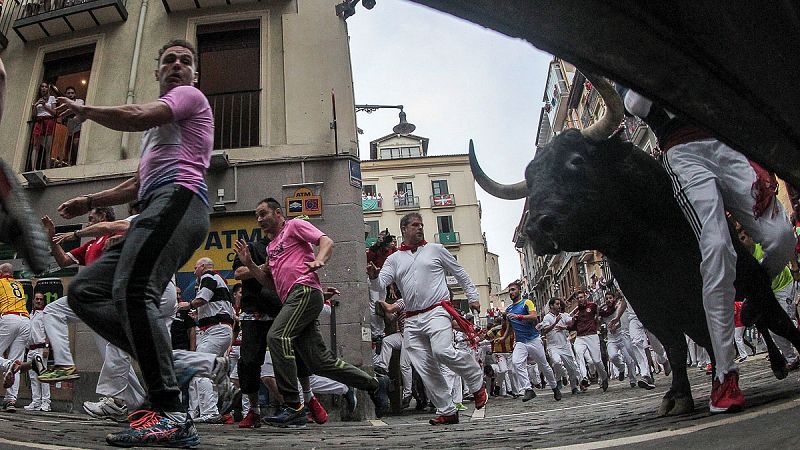 Sanfermines | Los fotógrafos buscan la mejor perspectiva de San Fermín