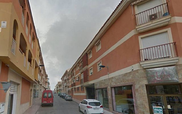 Telediario 1 - Un niño cae de un balcón y un hombre lo salva