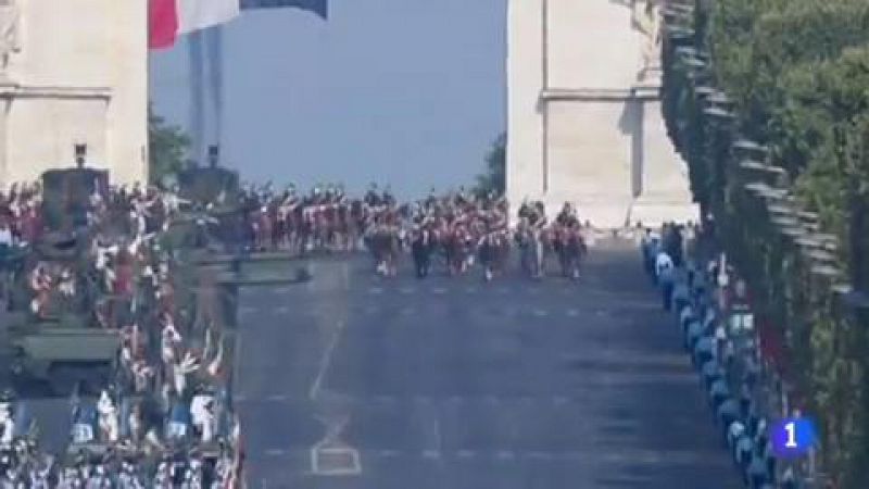 Los fuegos artificiales desde la Torre Eiffel pondrán el broche final a la Fiesta Nacional de Francia