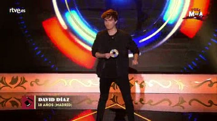 Pura magia - David Diaz nos sorprende con su manipulación de CD¿s