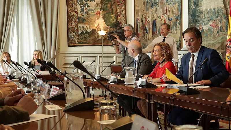 Batet da instrucciones para que la subida salarial de los funcionarios se refleje "lo antes posible"