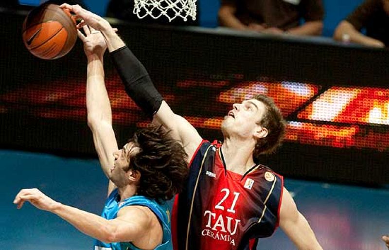 El Barça sigue vivo, el Madrid fuera