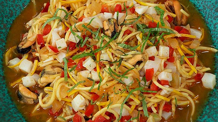 RTVE Cocina - Sepia con fideos de calabacín