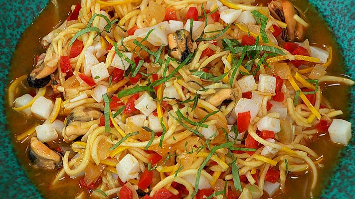 RTVE Cocina - Sepia con fideos de calabacín