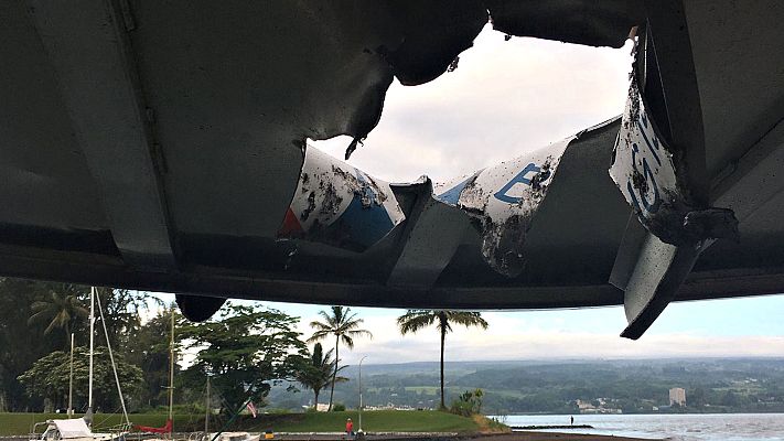 Telediario 1 - La lava del volcán Kilauea alcanza a un barco turístico en Hawái