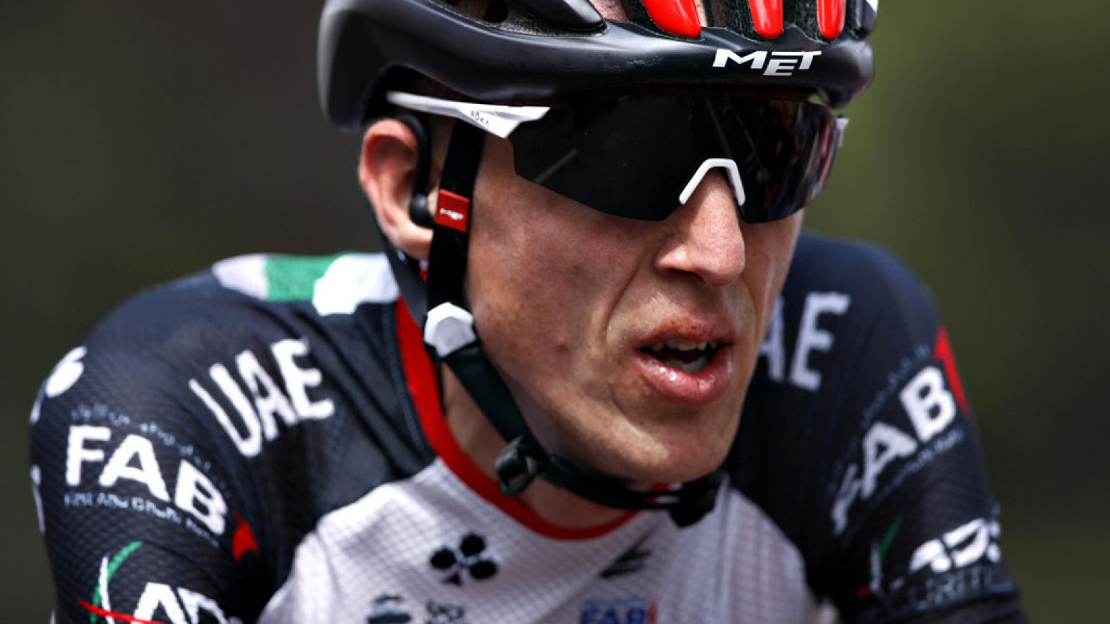 El valiente corredor del UAE revive el calvario que sufrió en el Tour 2017 por culpa de la caída en la que Richie Porte tuvo que abandonar.