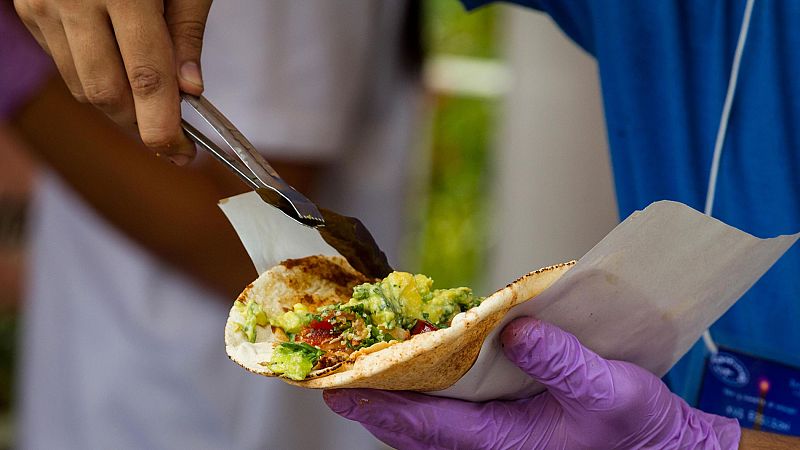 Cenar temprano reduce el riesgo de desarrollar cáncer de mama y próstata