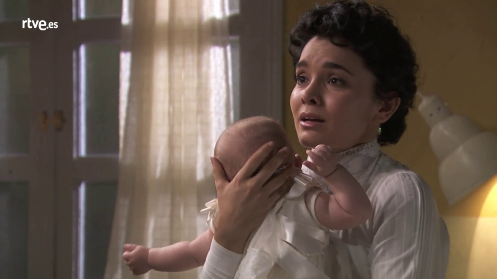 Acacias 38 - Blanca y Diego planean llevarse a Moisés