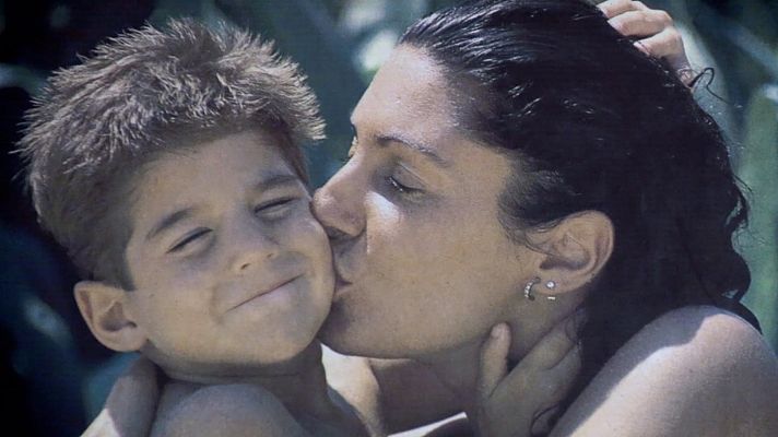 Lazos de sangre - Julián Contreras Jr: "Mi madre se perdió en su imagen"