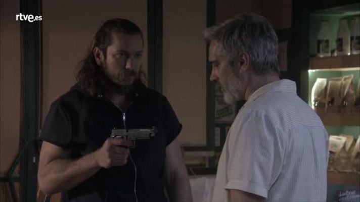 Servir y proteger - Jesús se defiende del ataque de Petrovic