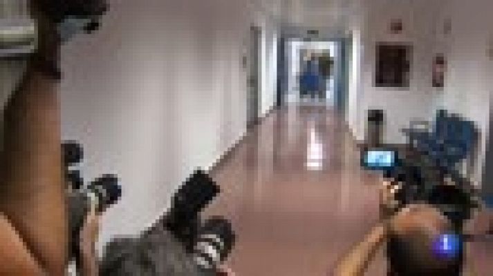 Telediario 1 - Pedro Cavadas reconstruye la columna a un joven