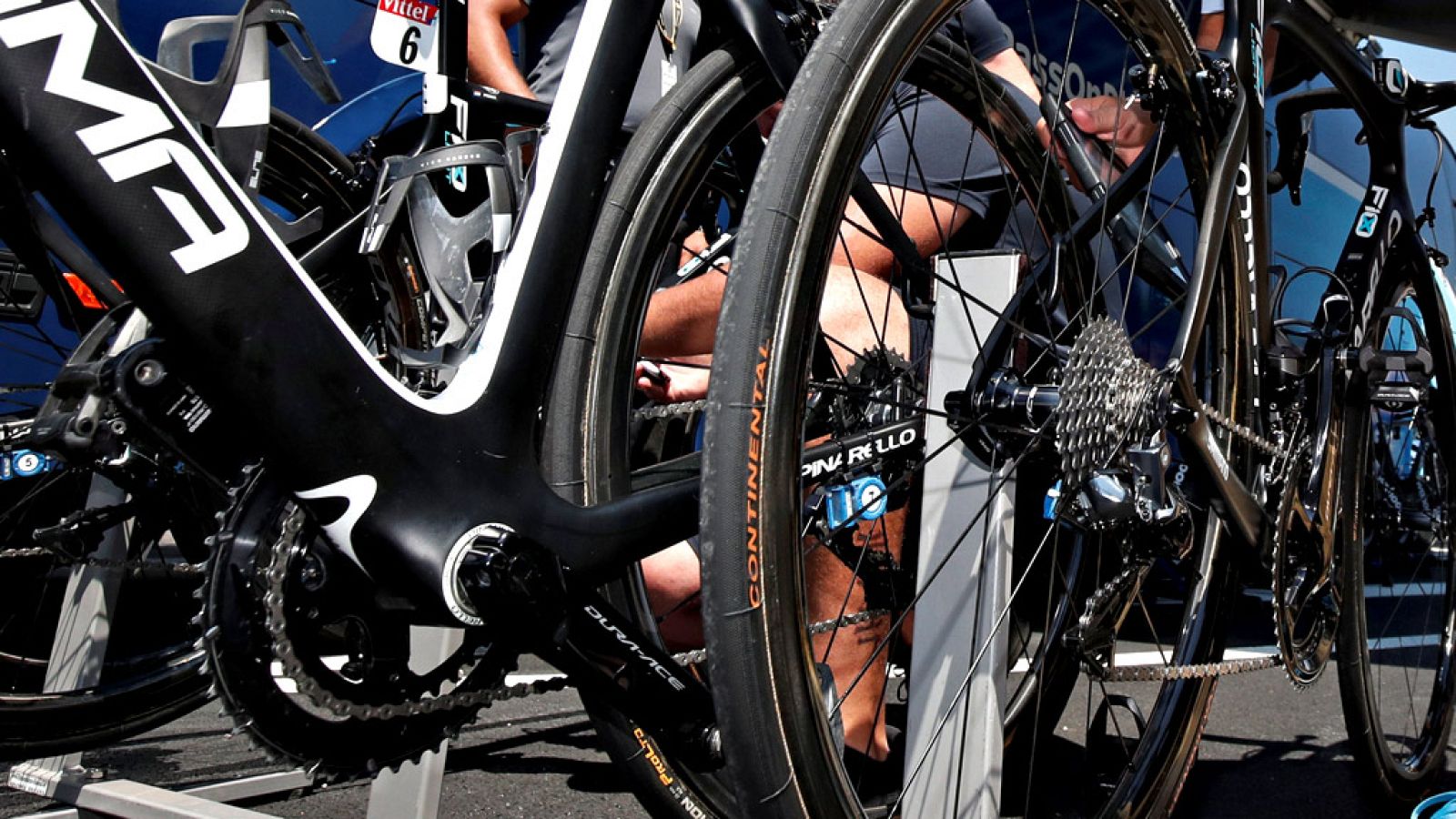 La revolución tecnológica ha llegado al ciclismo profesional y los frenos de disco están ya instaurados en el pelotón. 