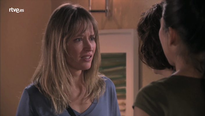 Servir y proteger - Nora descubre a Teresa y Nacha reconciliándose