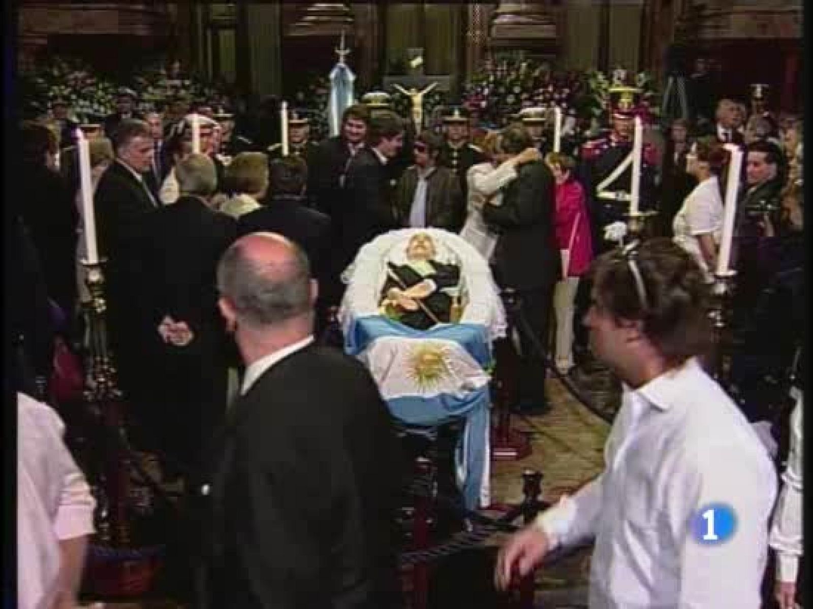 Argentina ha despedido al que considera el padre de su democracia: Raúl Alfonsín | Ver