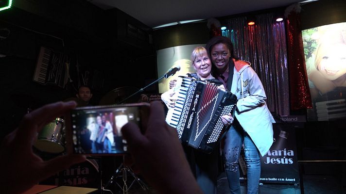 Tribus viajeras - Las chicas de oro en Benidorm