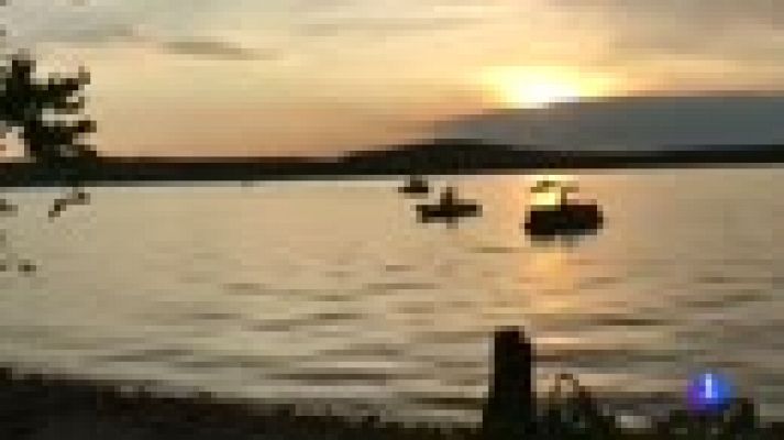 Telediario 1 - El naufragio de una embarcación turística acaba con la vida de 17 personas en Estados Unidos