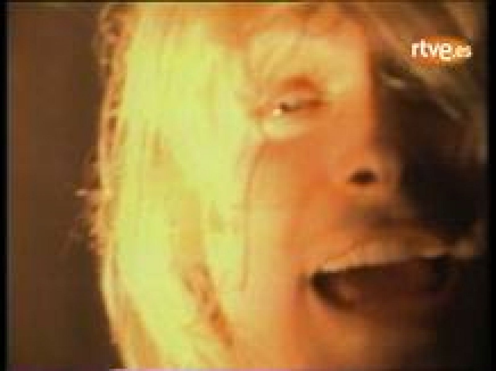 Música en el Archivo de RTVE: La boda de Kurt Cobain con Courtney Love | RTVE Play