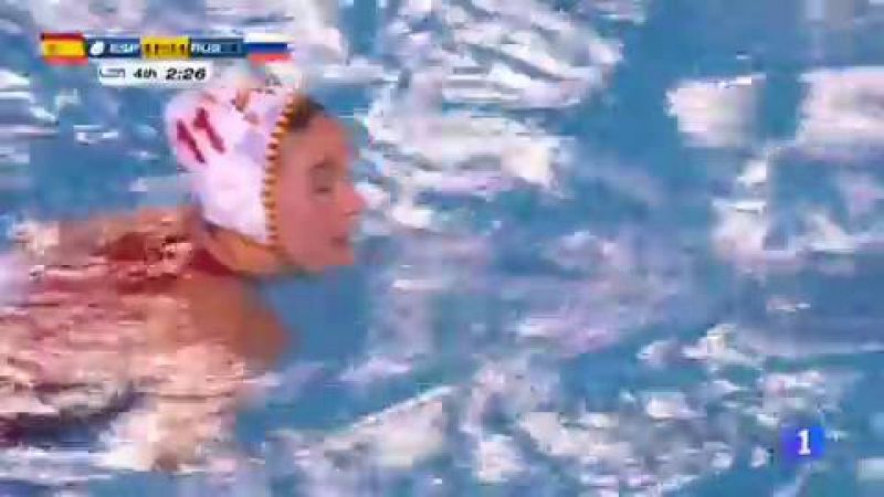 La selección española femenina de waterpolo derrotó a Rusia con una gran Maica García y ha pasado a cuartos como primera de grupo. Espera Francia.