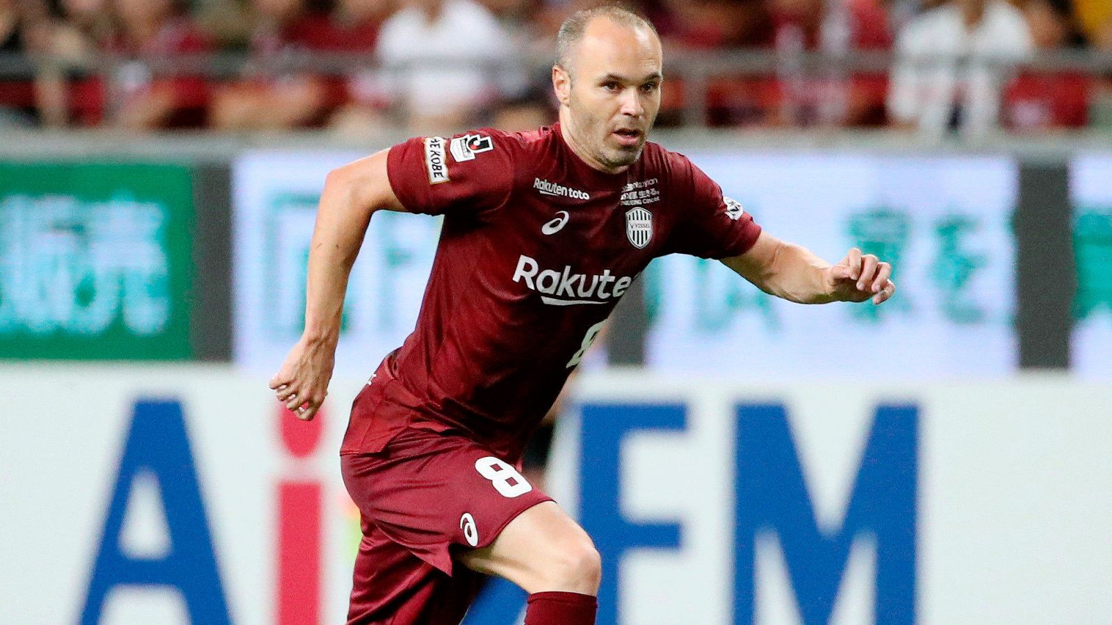 Andrés Iniesta y Fernando Torres ya han jugado sus primeros minutos en la liga japonesa. Ambos saltaron del banquillo y Torres tiene ya hasta un cántico en su honor.