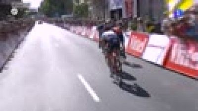 El ciclista dan�s ha conquistado la 15� etapa del Tour de Francia con final en Carcasona, donde ha derrotado por velocidad al espa�ol Ion Izaguirre.